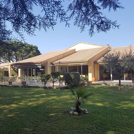 Hotel Restaurant Le Mas De L'Olivier ปอง-แซ็ง-เอสปริ ภายนอก รูปภาพ