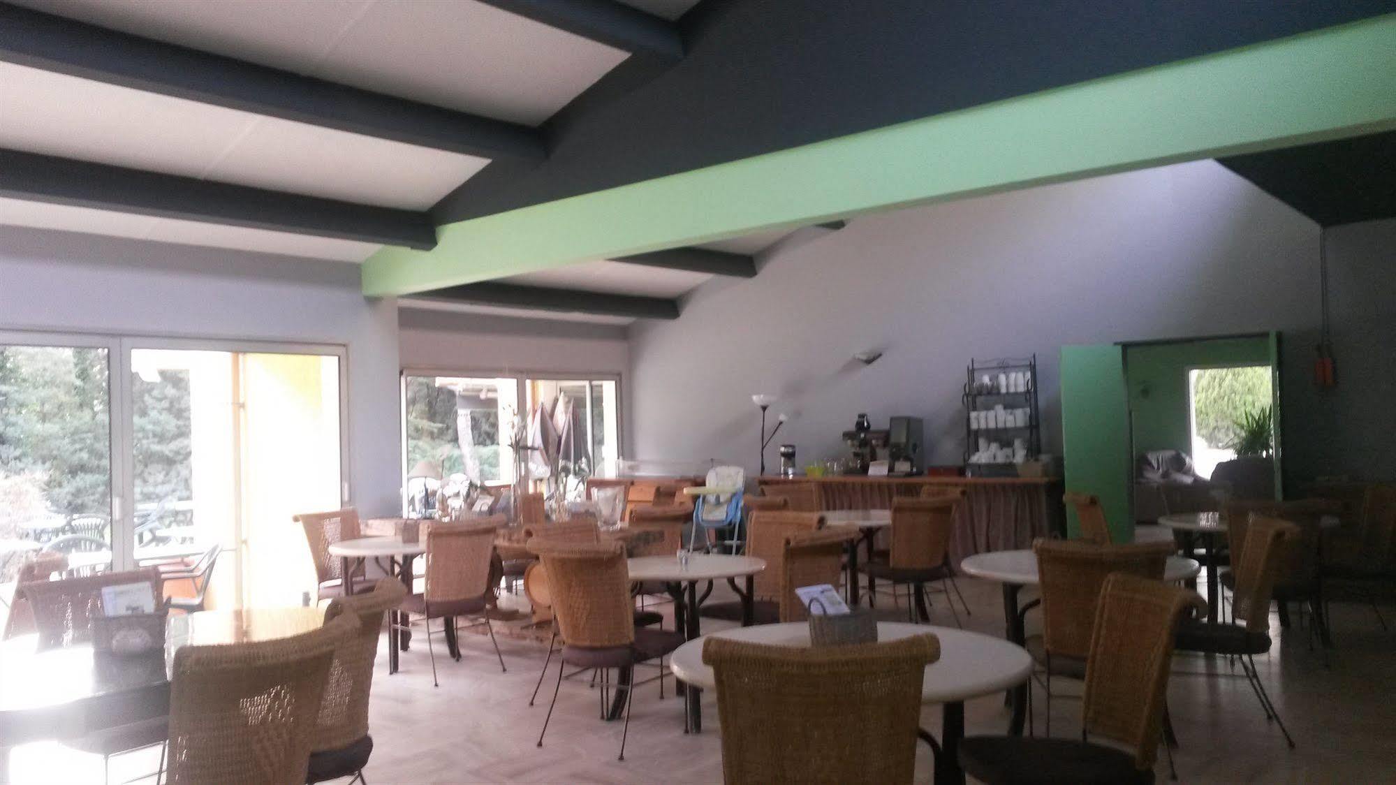 Hotel Restaurant Le Mas De L'Olivier ปอง-แซ็ง-เอสปริ ภายนอก รูปภาพ
