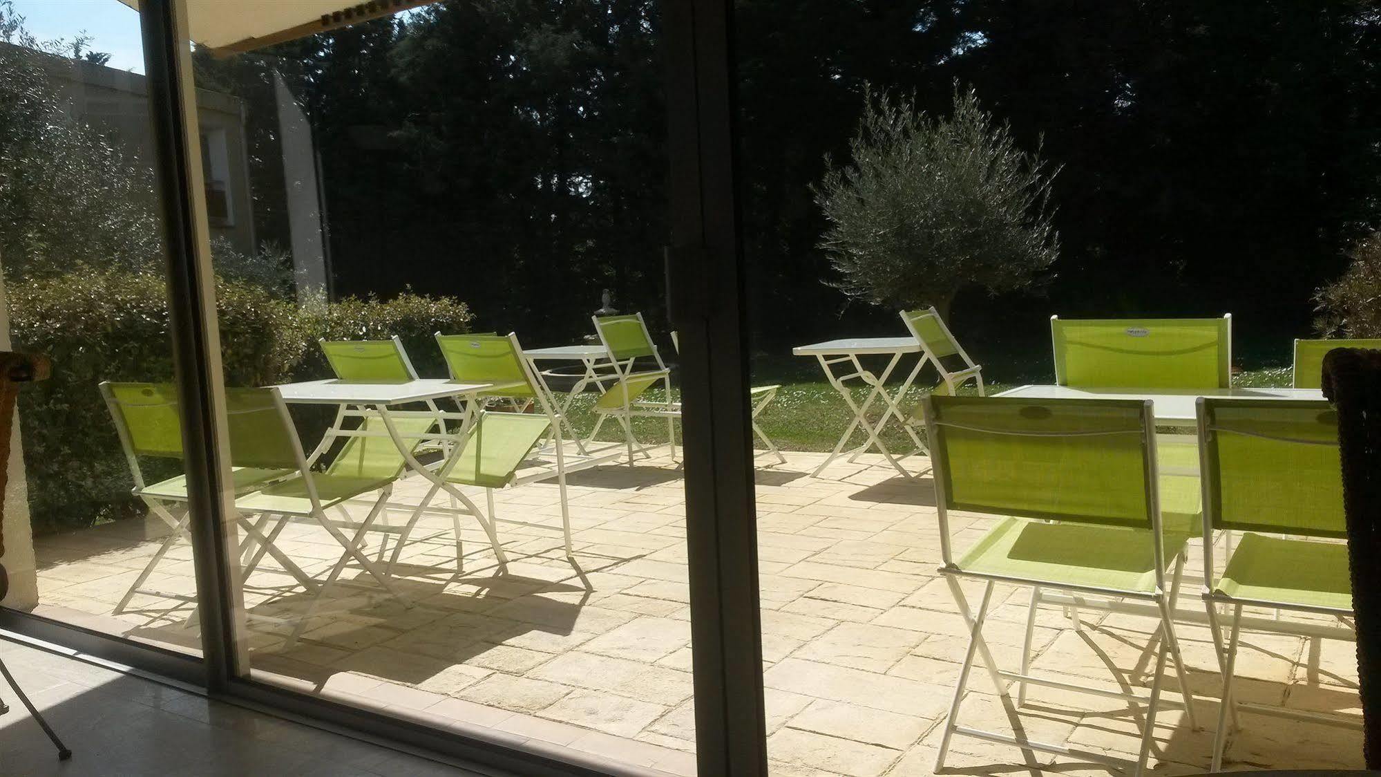 Hotel Restaurant Le Mas De L'Olivier ปอง-แซ็ง-เอสปริ ภายนอก รูปภาพ